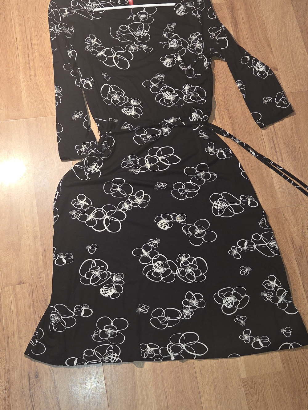 Hanna Andersson Black Dress with White Floral Outline Print Size 10